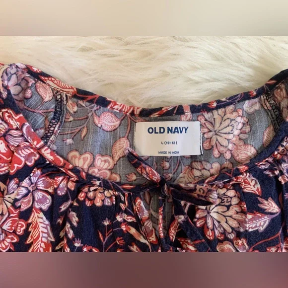 Girls old navy blouse - Picture 2 of 7